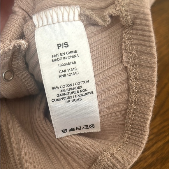 Garage Ribbed Crop Tank Top - Picture 3 of 11